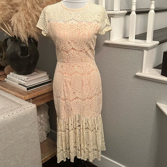 Anthropologie Vone Red Midi Cap Sleeve Lace Sheath Dress Size 2 - Picture 1 of 9